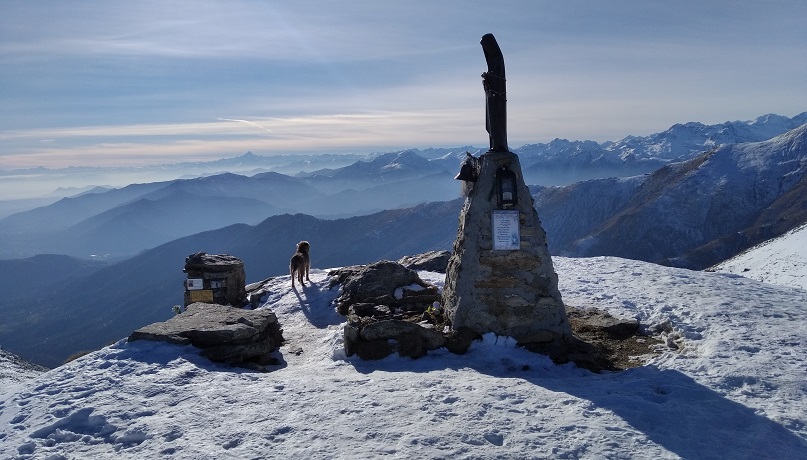 3 - Veduta invernale verso sud-ovest dalla cima del Monte Soglio